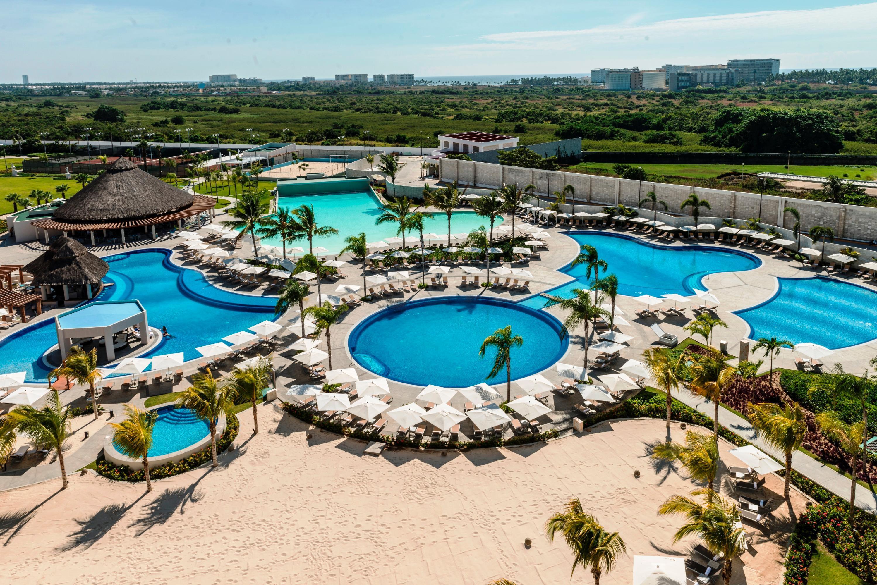 فندق بلاسيو موندو إمبريال أكابولكو المظهر الخارجي الصورة Aerial view of the resort