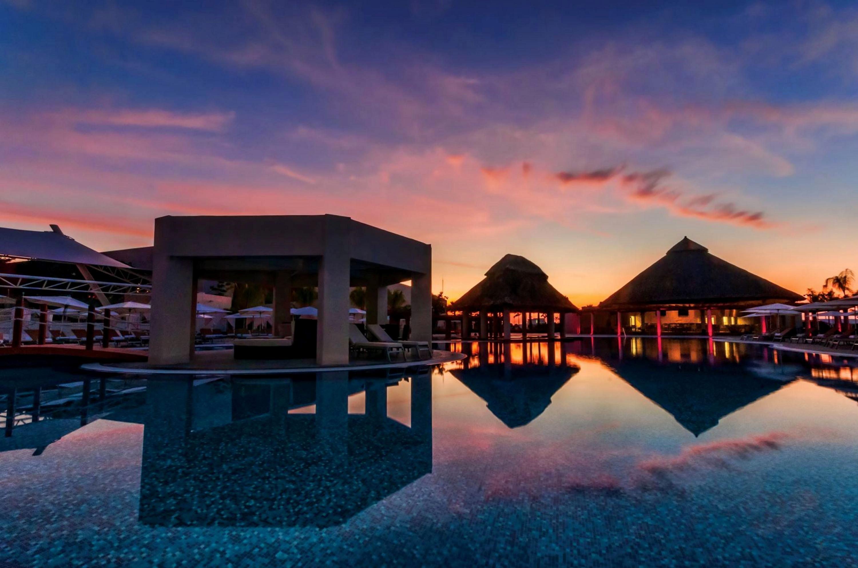 فندق بلاسيو موندو إمبريال أكابولكو المظهر الخارجي الصورة Sunset at the resort