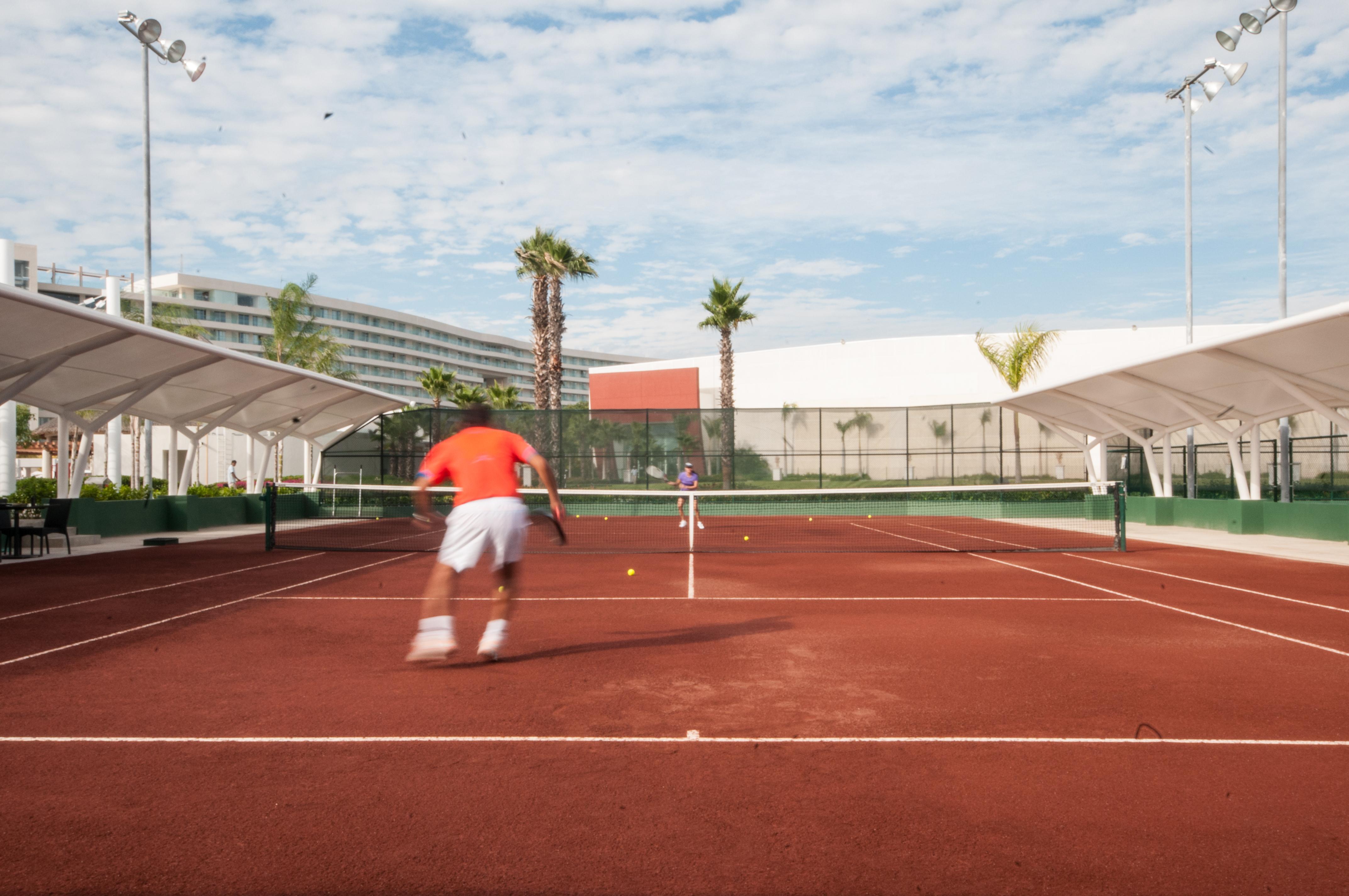 فندق بلاسيو موندو إمبريال أكابولكو المظهر الخارجي الصورة Tennis at the Grand Palladium Punta Cana Resort & Spa