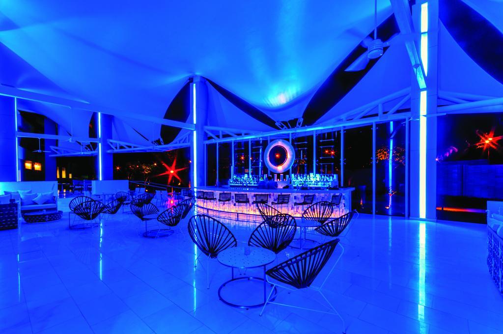 فندق بلاسيو موندو إمبريال أكابولكو المظهر الخارجي الصورة The bar at the Sky Bar