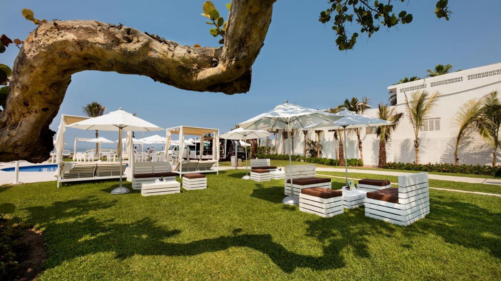 فندق بلاسيو موندو إمبريال أكابولكو المظهر الخارجي الصورة The beach club at the resort